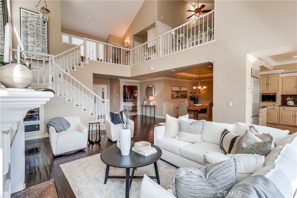 6032 Avenida De Castillo