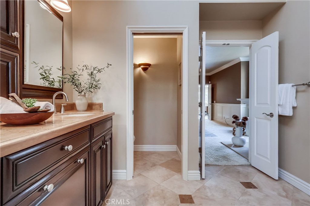 6032 Avenida De Castillo