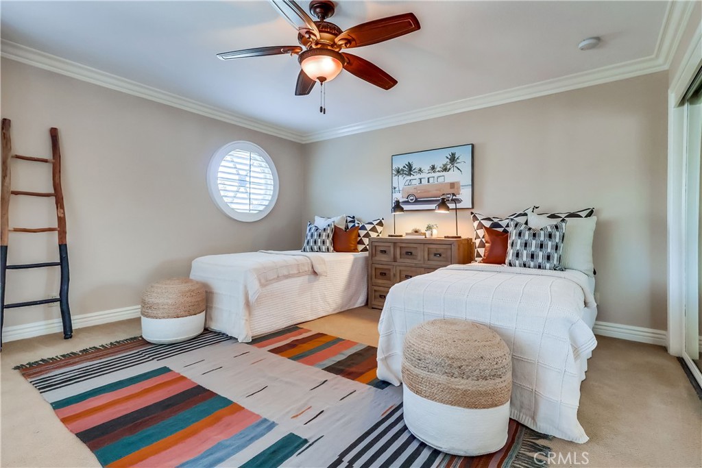 6032 Avenida De Castillo