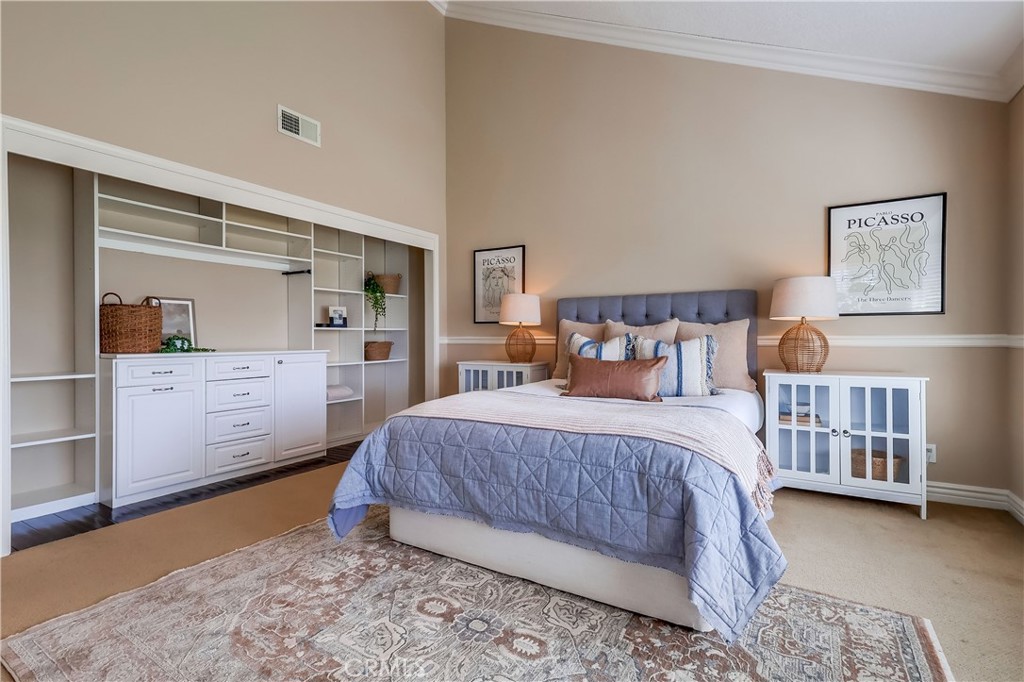 6032 Avenida De Castillo