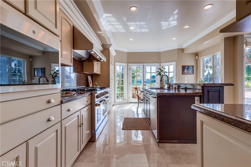 6032 Avenida De Castillo