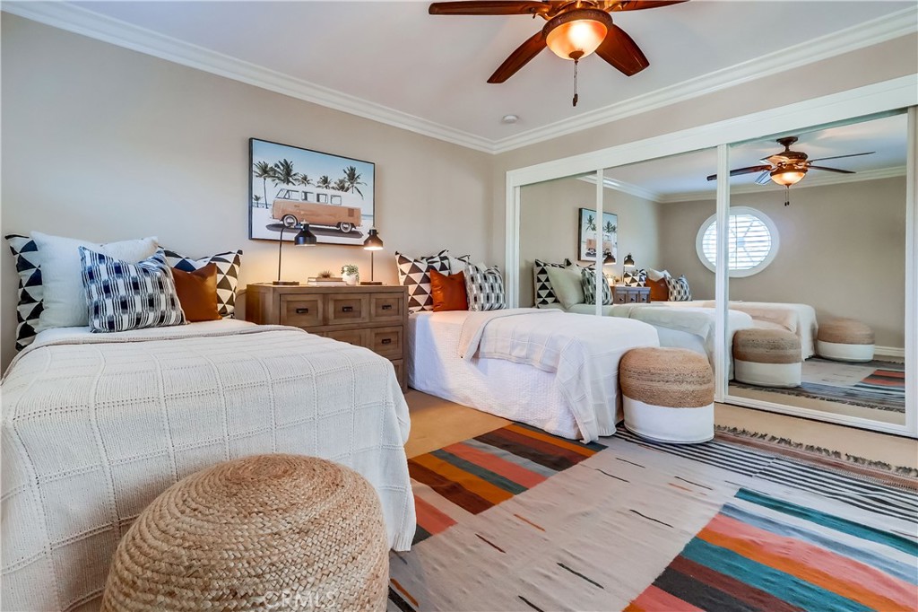 6032 Avenida De Castillo