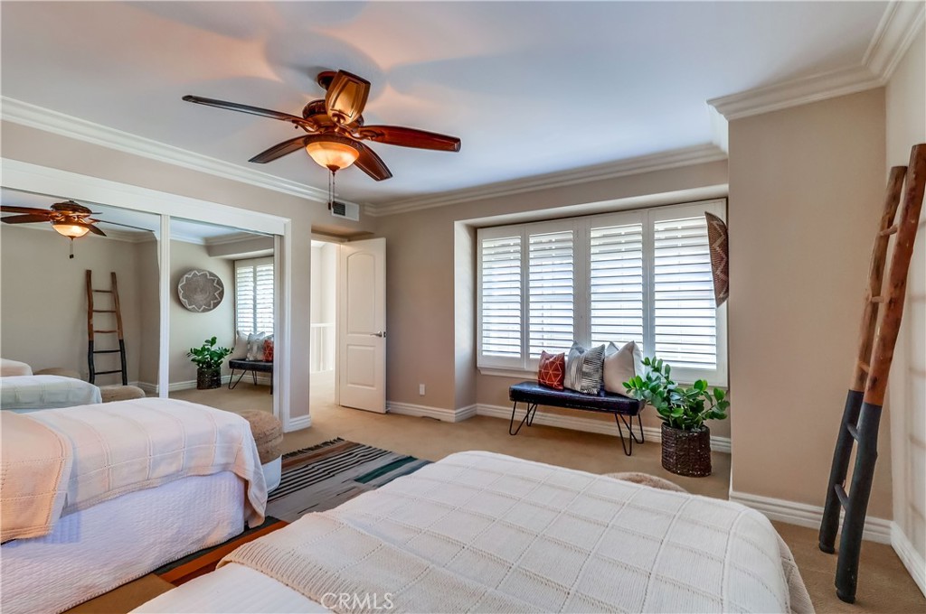 6032 Avenida De Castillo