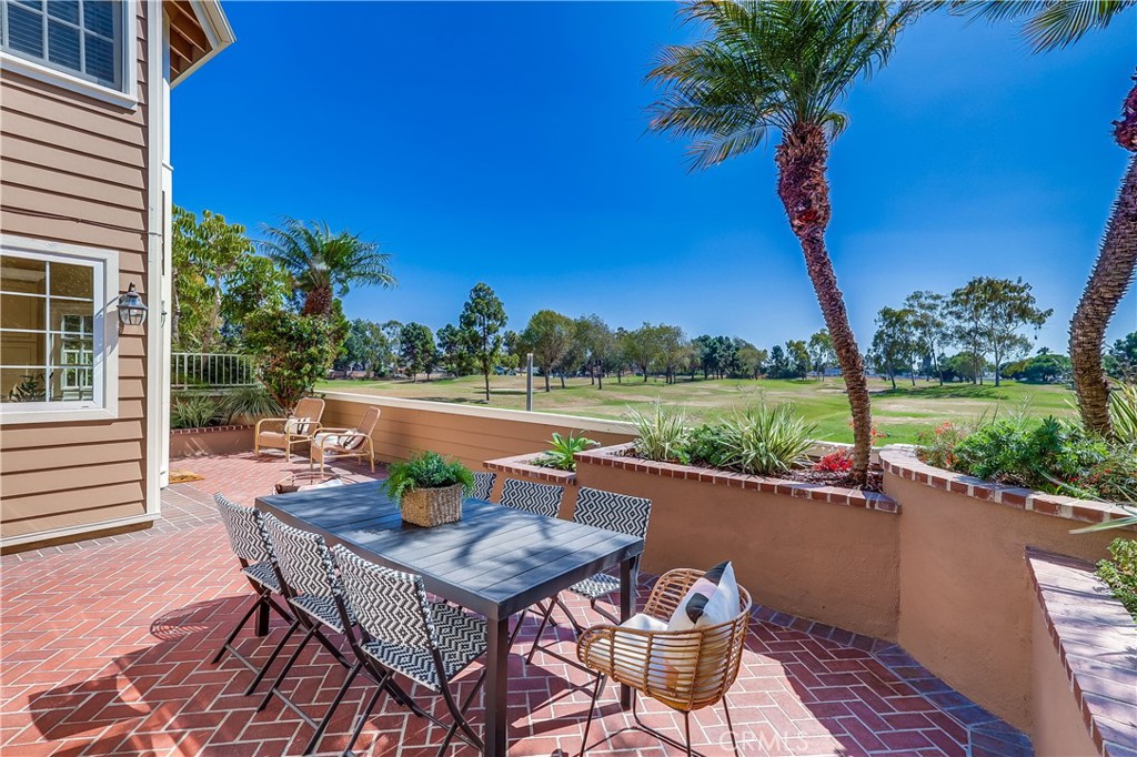 6032 Avenida De Castillo