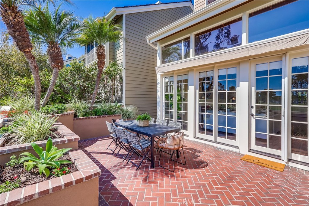 6032 Avenida De Castillo