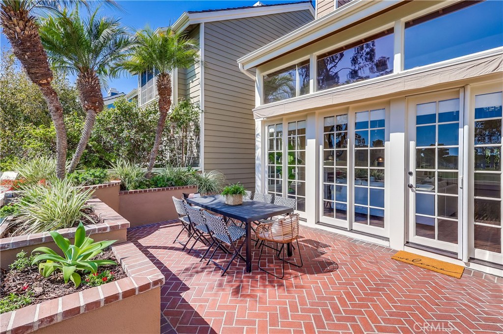 6032 Avenida De Castillo