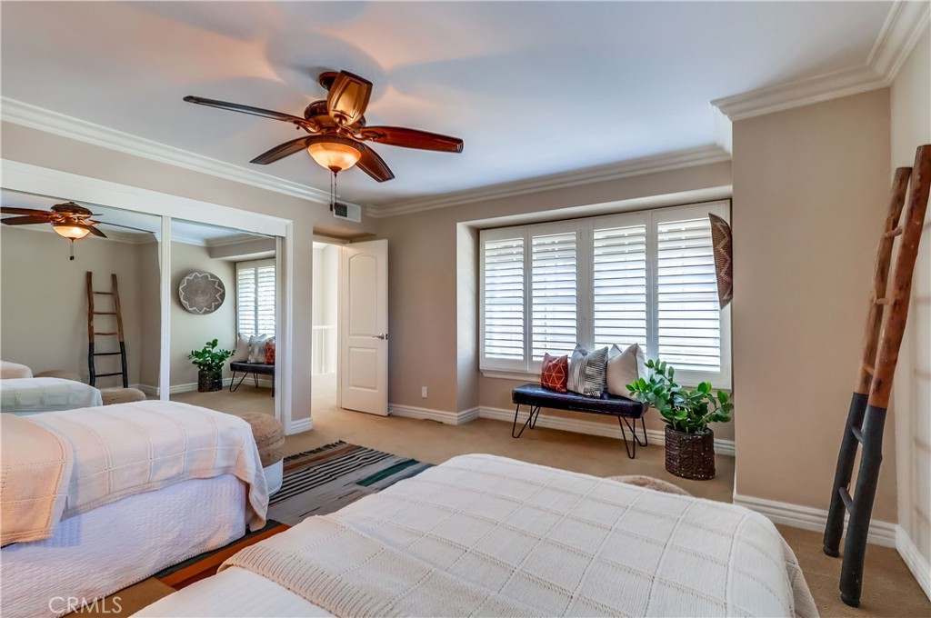 6032 Avenida De Castillo