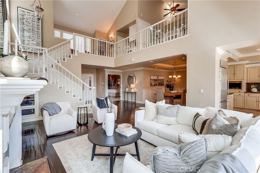 6032 Avenida De Castillo