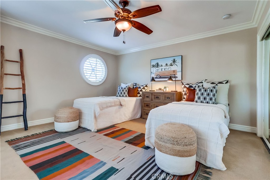 6032 Avenida De Castillo