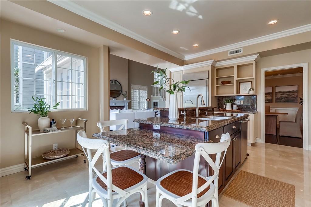 6032 Avenida De Castillo