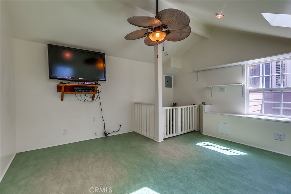 6032 Avenida De Castillo