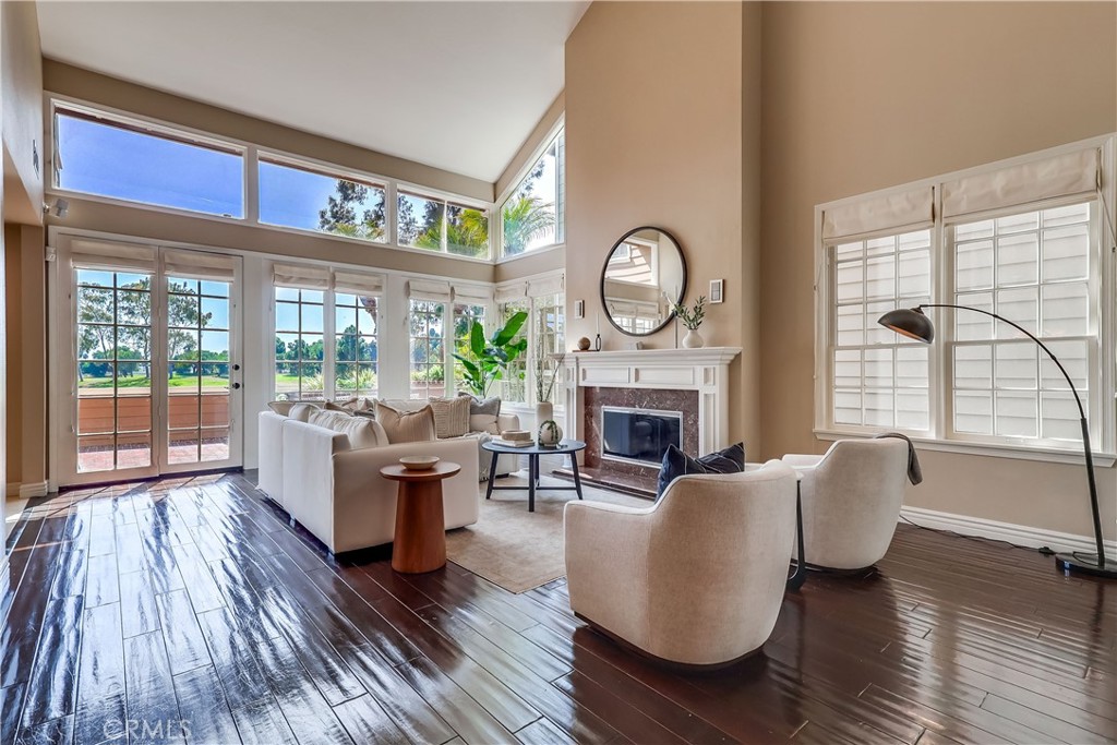 6032 Avenida De Castillo