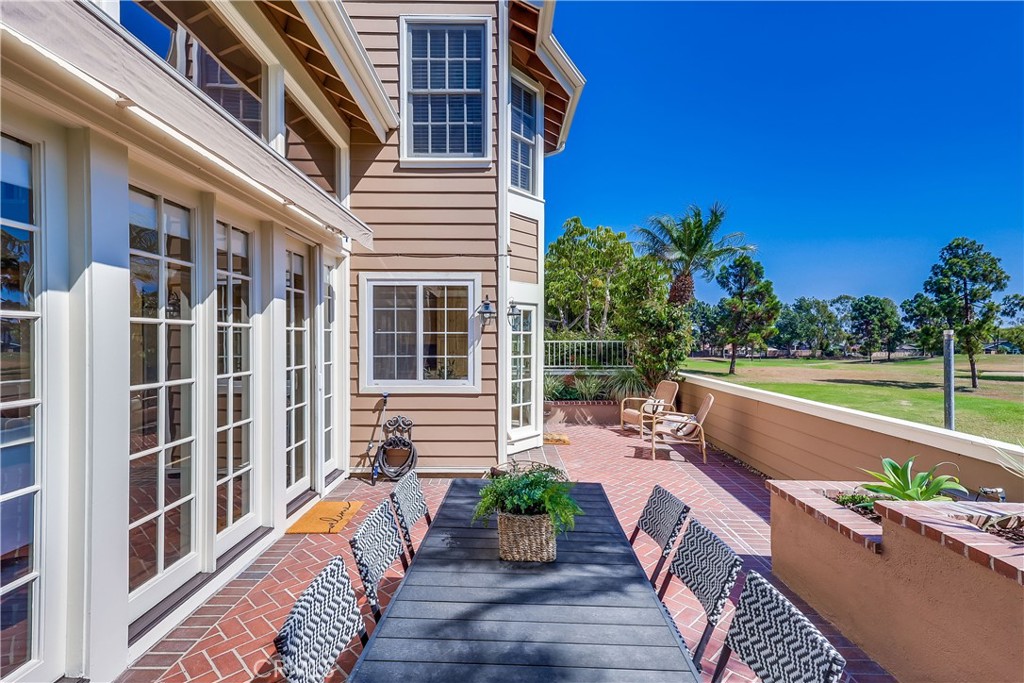 6032 Avenida De Castillo