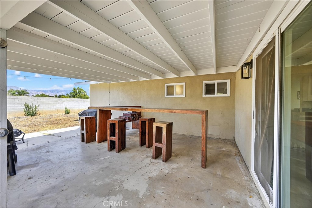 1427 Laramie