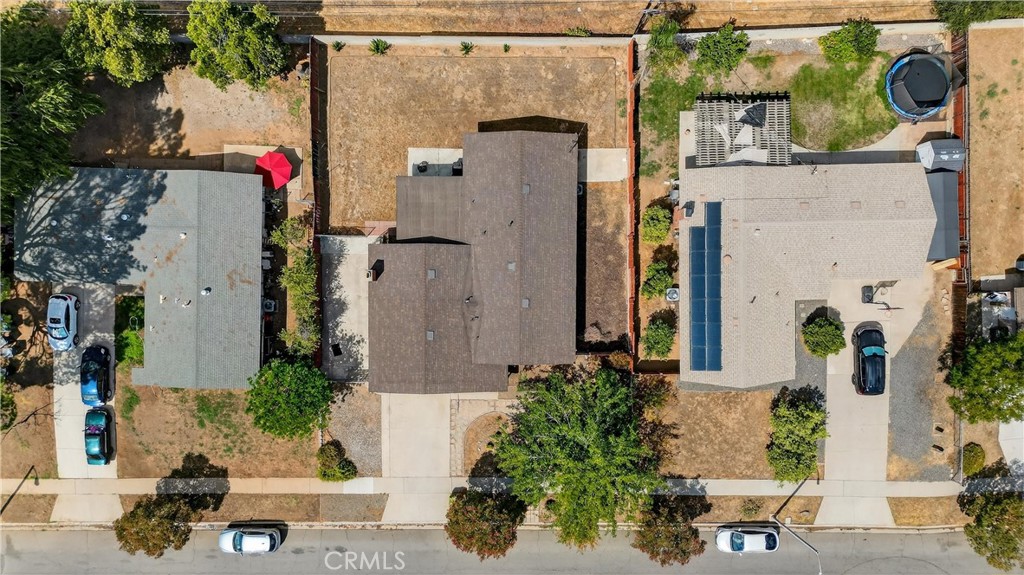 1427 Laramie