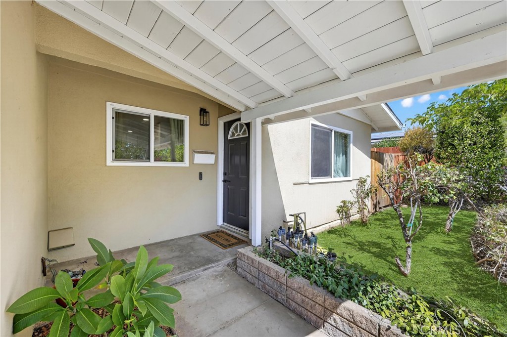1427 Laramie