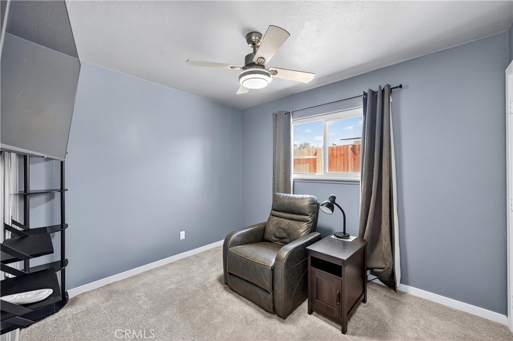 1427 Laramie
