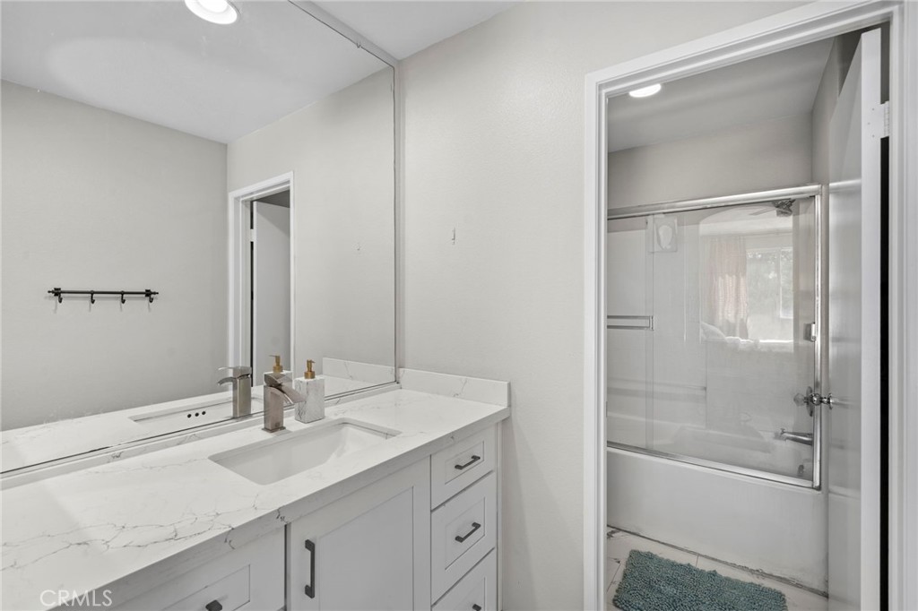 839 South Yellowstone way