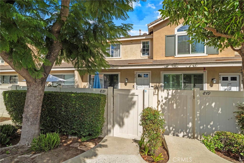 839 South Yellowstone way