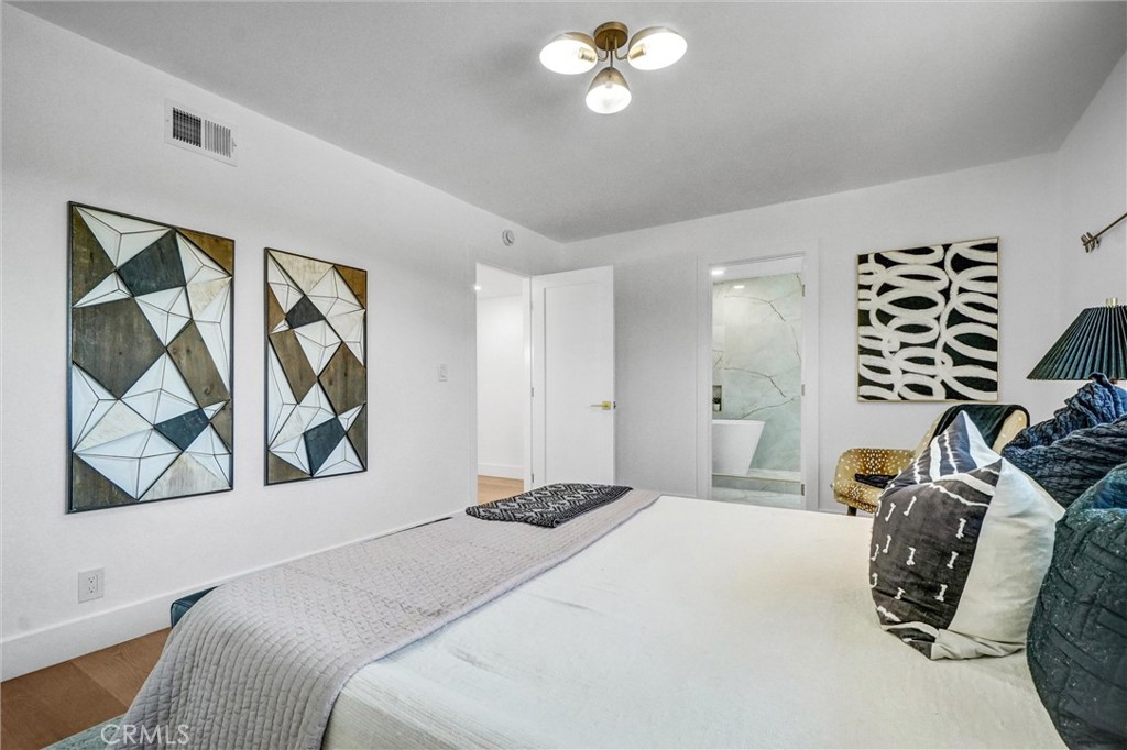 9171 Regatta Drive Lane