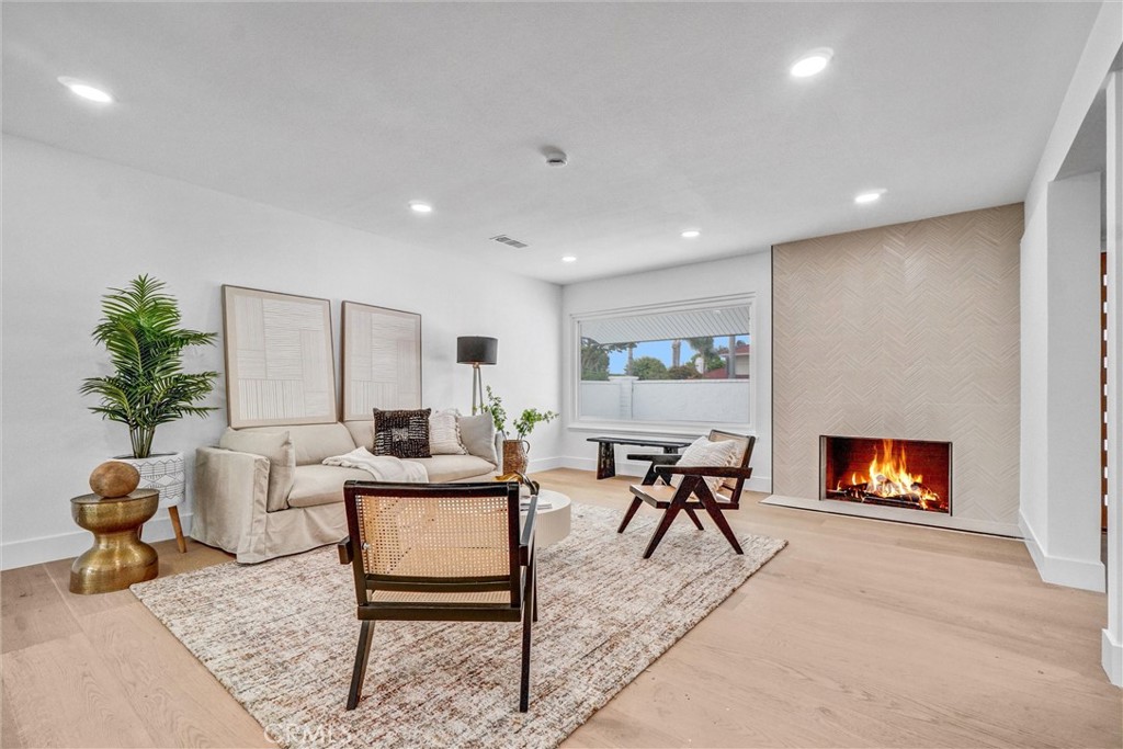 9171 Regatta Drive Lane