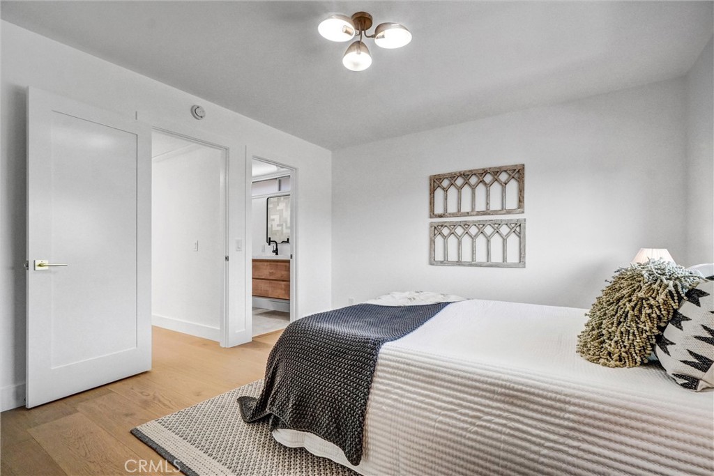 9171 Regatta Drive Lane