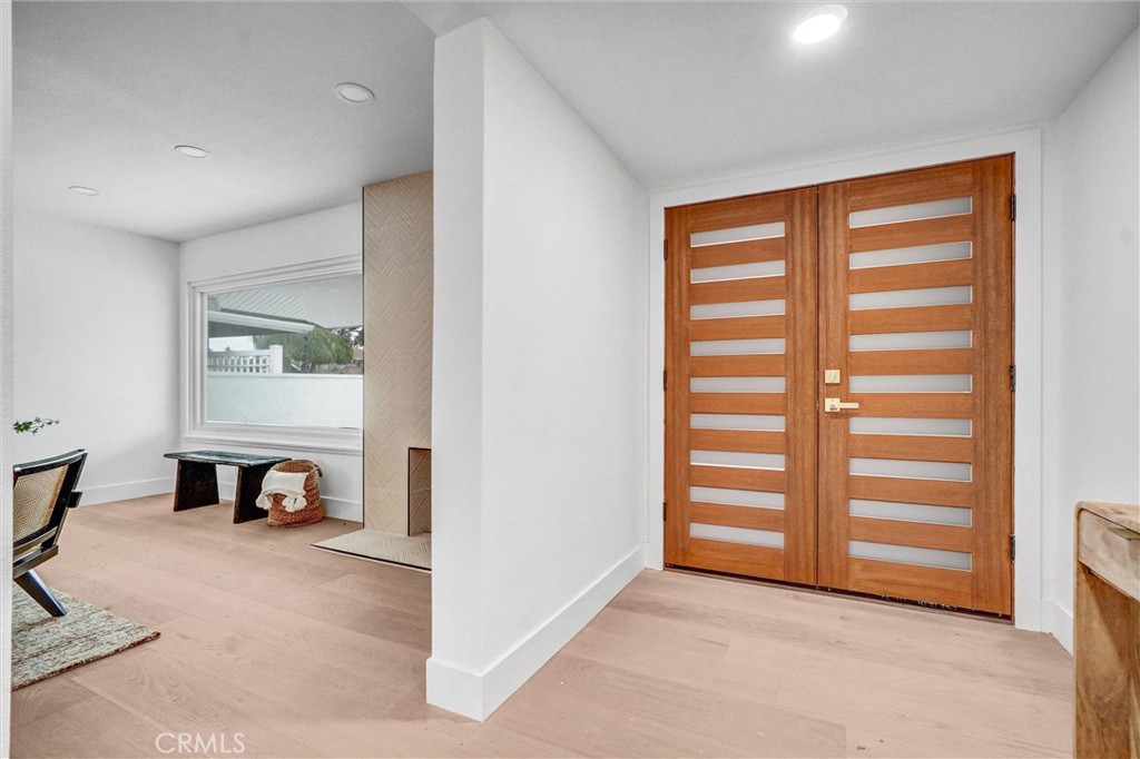 9171 Regatta Drive Lane