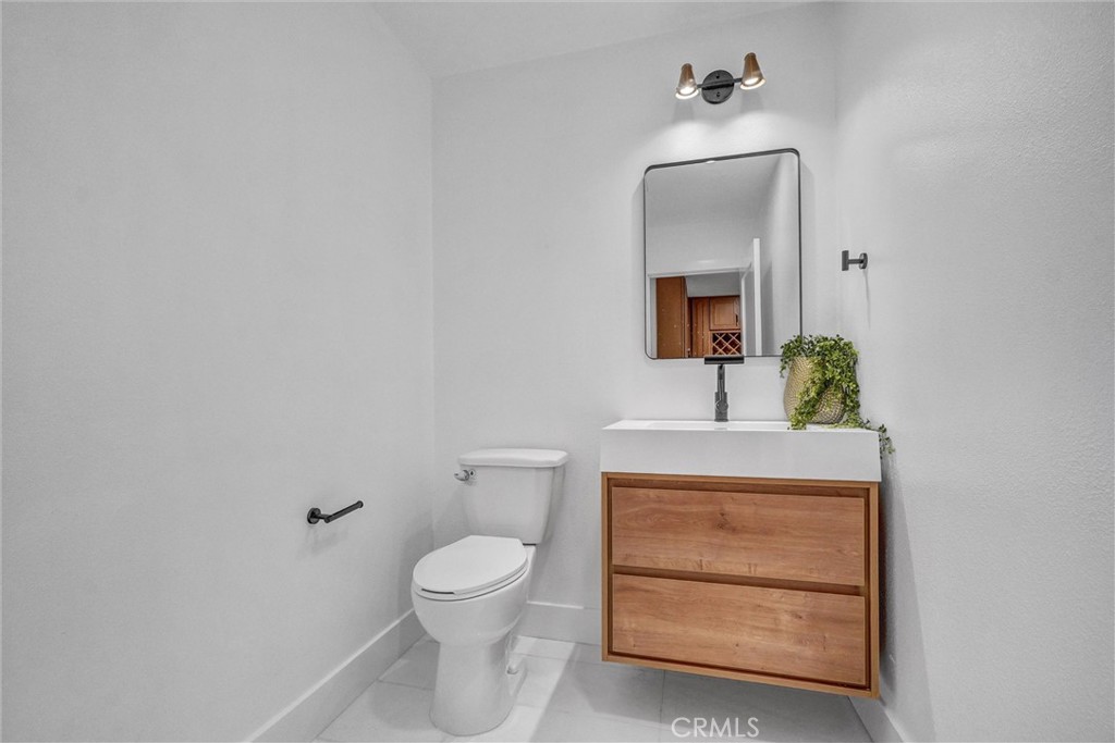 9171 Regatta Drive Lane