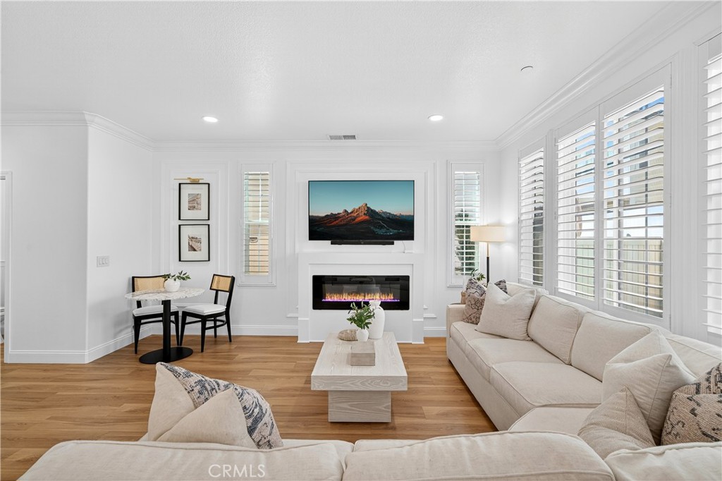 3137 E Discovery Street