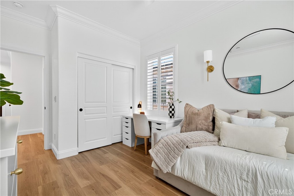 3137 E Discovery Street