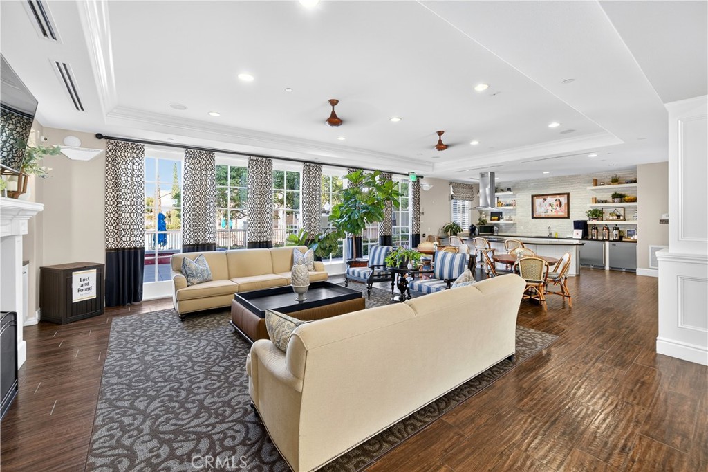 3137 E Discovery Street