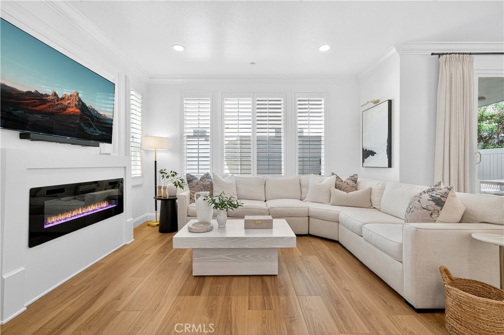 3137 E Discovery Street