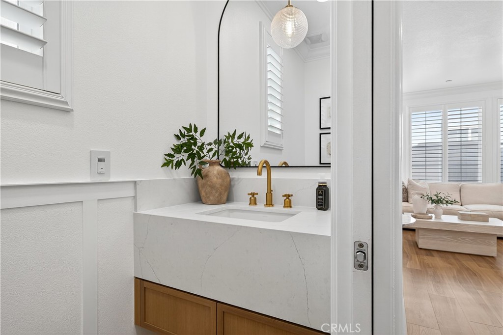 3137 E Discovery Street