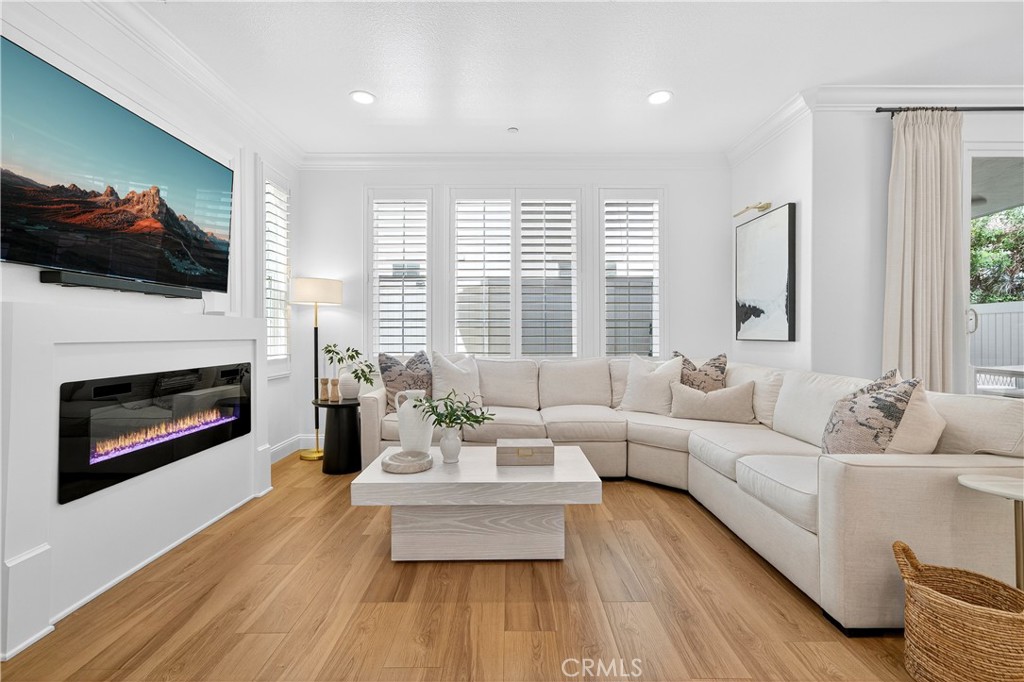 3137 E Discovery Street