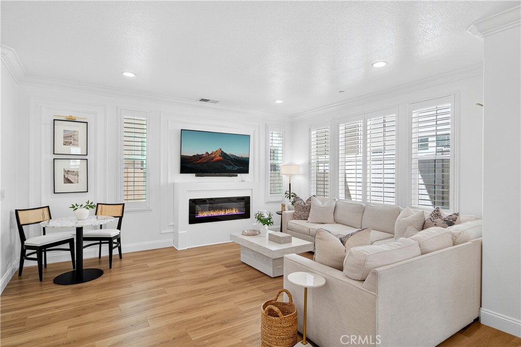 3137 E Discovery Street