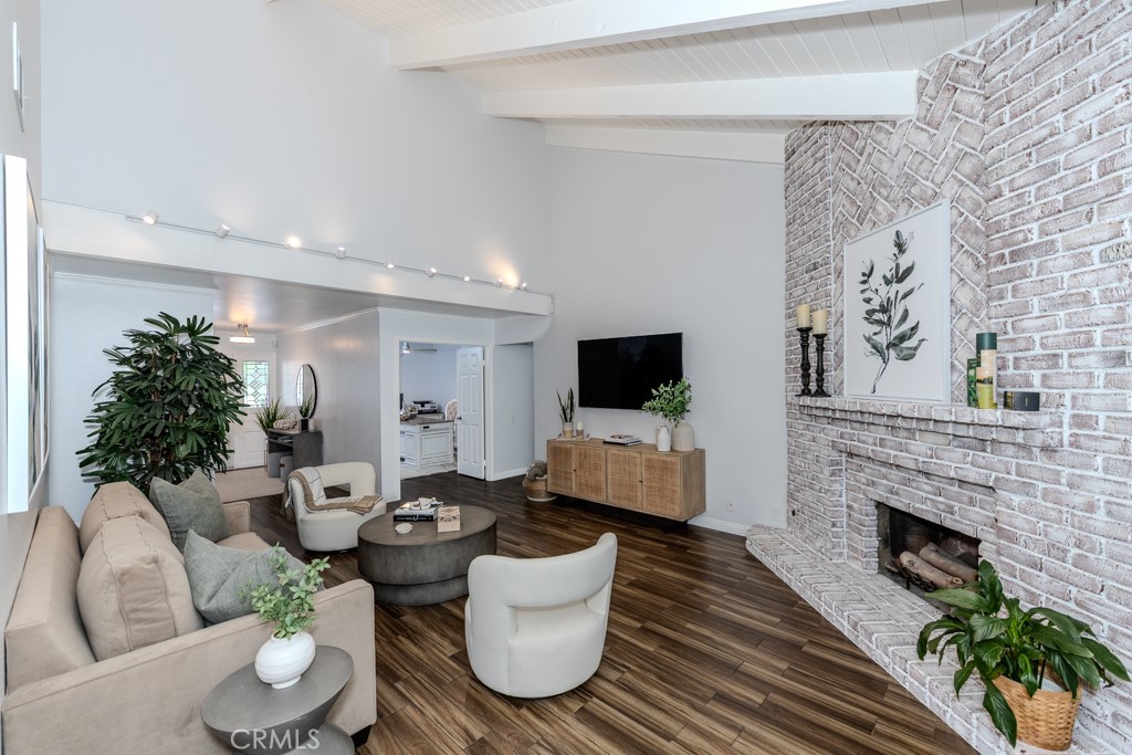 581 S Paseo Carmel