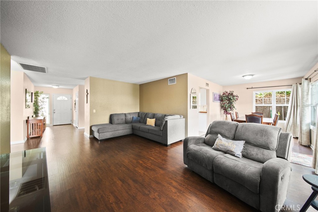 1187 1187 Zircon Street