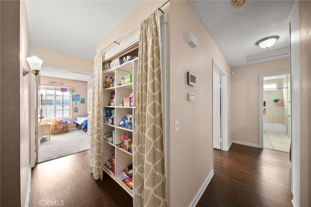 1187 1187 Zircon Street