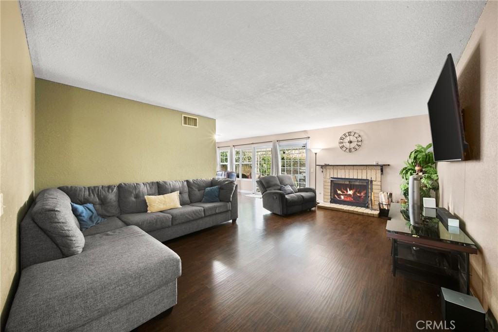 1187 1187 Zircon Street