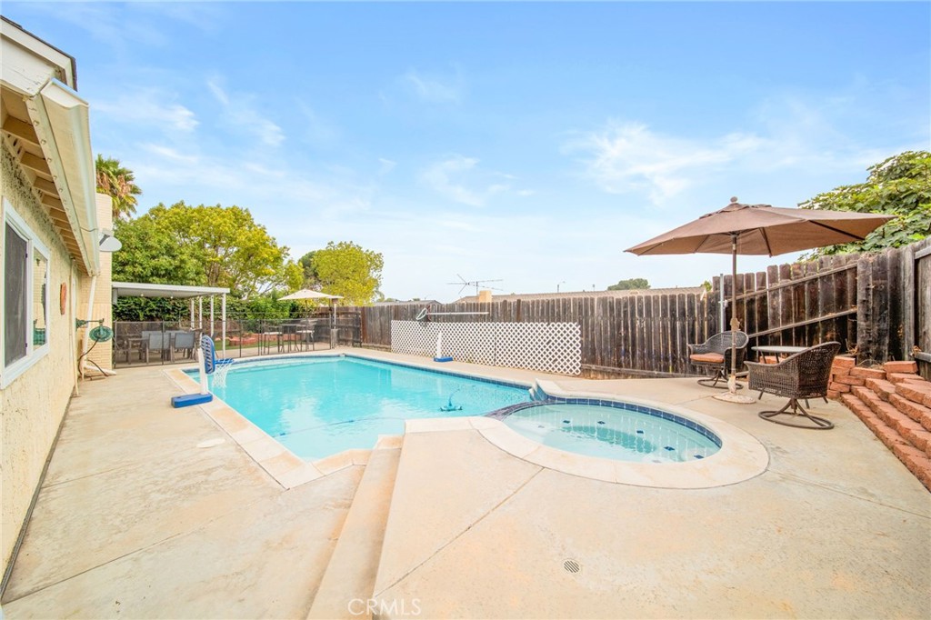 1187 1187 Zircon Street