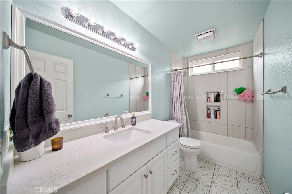 1187 1187 Zircon Street