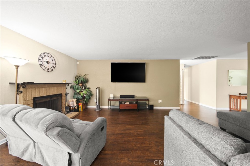 1187 1187 Zircon Street