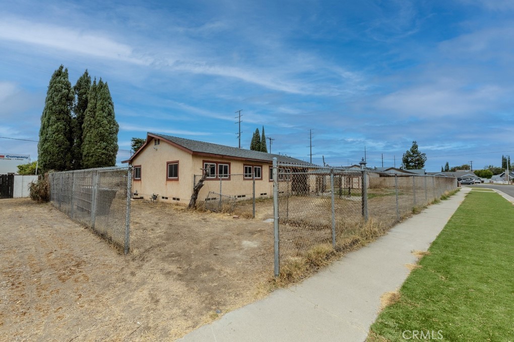 18511 Orangethorpe Avenue