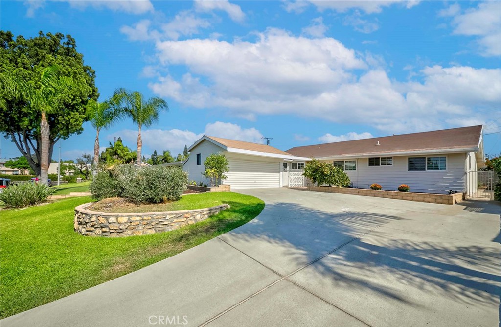 14520 Los Fuentes Road
