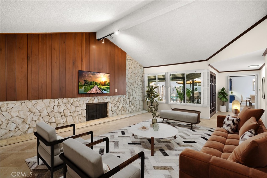 1318 Alta Mesa Drive