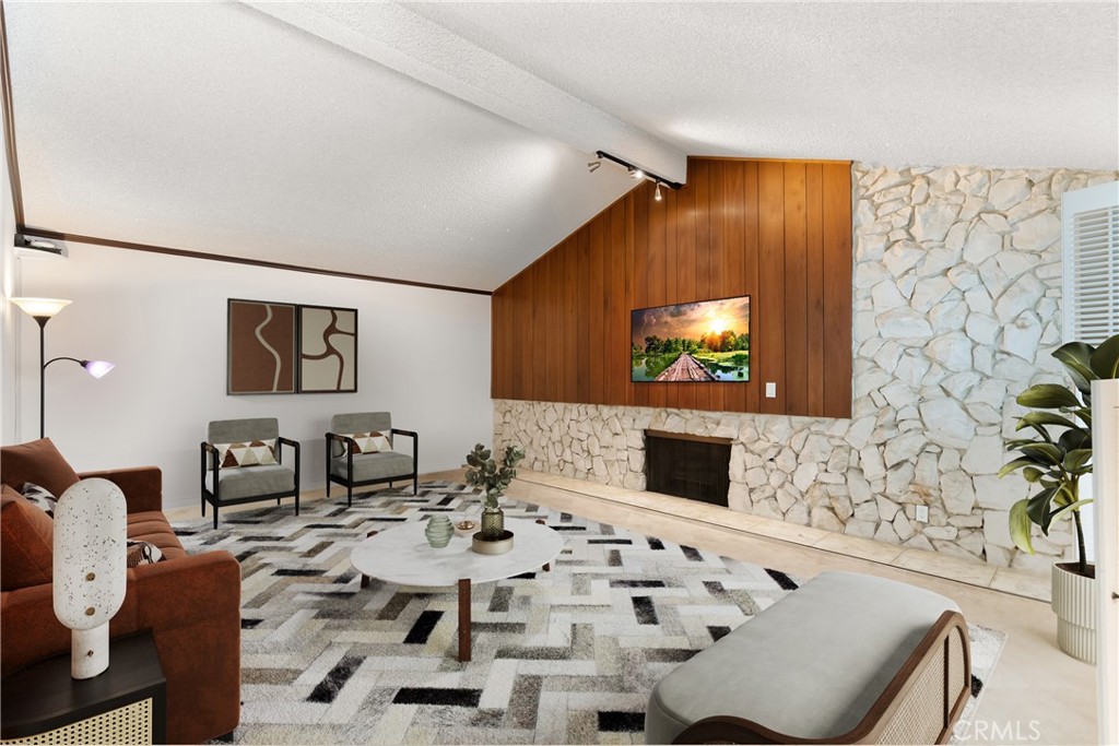 1318 Alta Mesa Drive