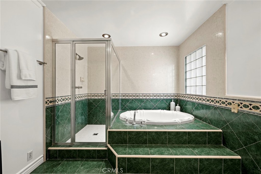 5827 Washington Ave.