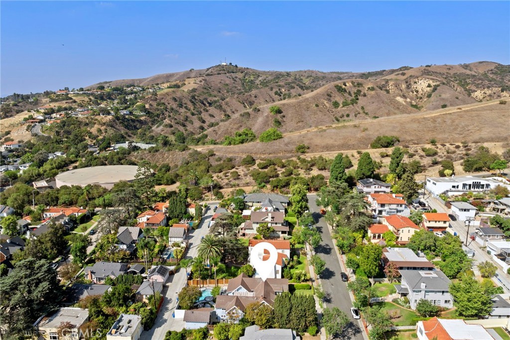 5827 Washington Ave.