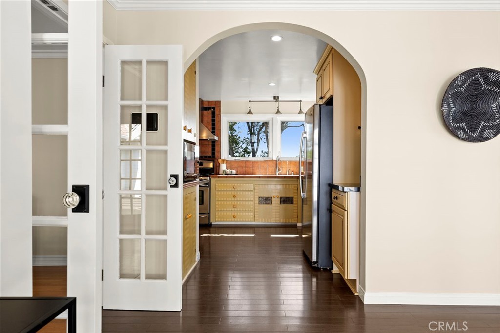 5827 Washington Ave.