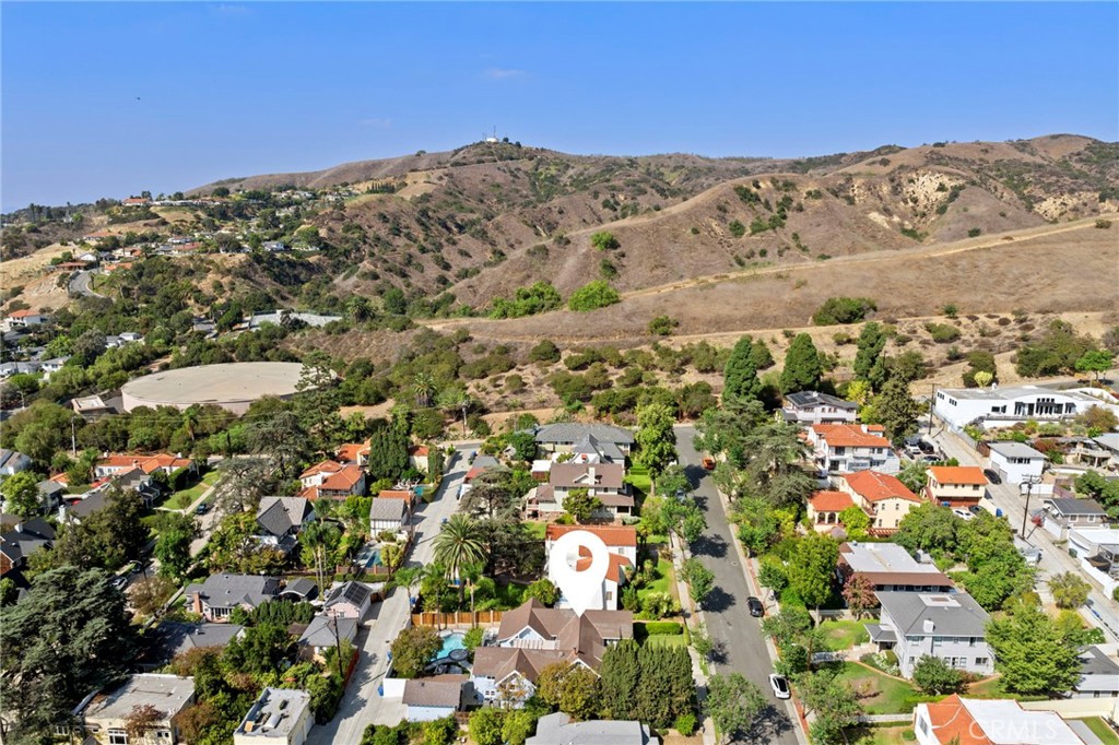 5827 Washington Ave.